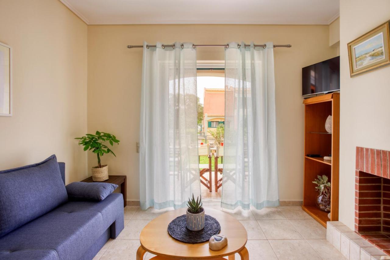 Dimeli Junior Apartment At The Beach バルバティ エクステリア 写真