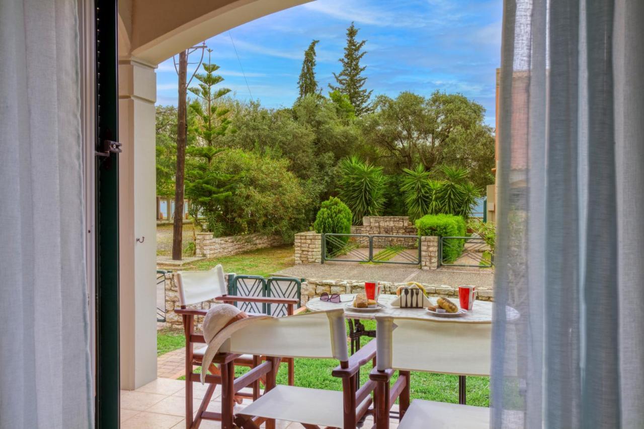 Dimeli Junior Apartment At The Beach バルバティ エクステリア 写真